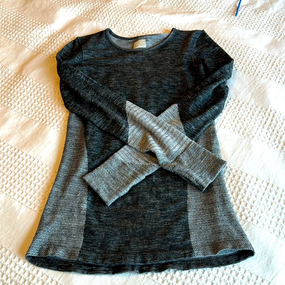 Athleta long sleeve top M